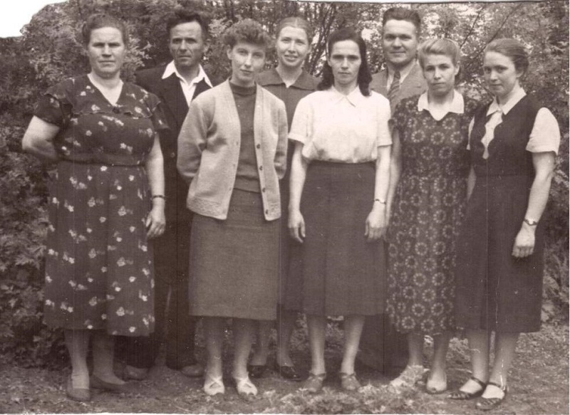 Коллектив учителей Сосновской школы. 60-е годы